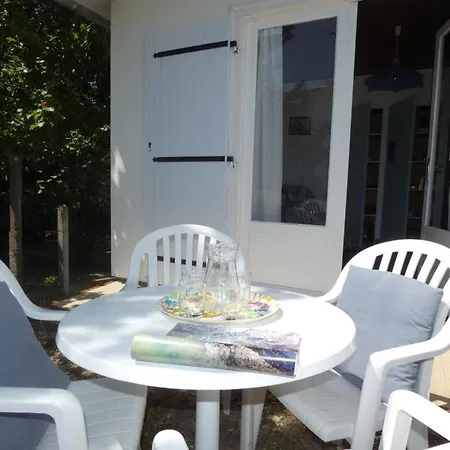 Maison Mitoyenne Avec Terrasse Et Parking, Animaux Admis, Proche - - Fr-1-540-299 * Notre-Dame-de-Monts