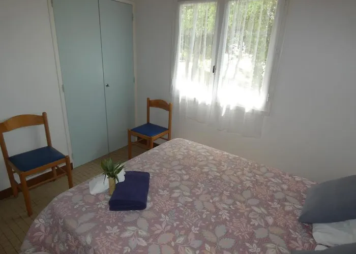 Prázdninový dům Maison Mitoyenne Avec Terrasse Et Parking, Animaux Admis, Proche - - Fr-1-540-299