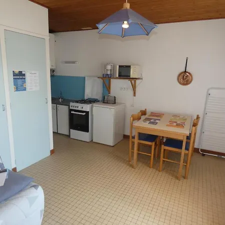 Hébergement de vacances Maison Mitoyenne Avec Terrasse Et Parking, Animaux Admis, Proche - - Fr-1-540-299 Notre-Dame-de-Monts