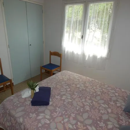 Feriehus Maison Mitoyenne Avec Terrasse Et Parking, Animaux Admis, Proche - - Fr-1-540-299