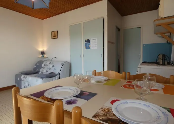 Hébergement de vacances Maison Mitoyenne Avec Terrasse Et Parking, Animaux Admis, Proche - - Fr-1-540-299 *