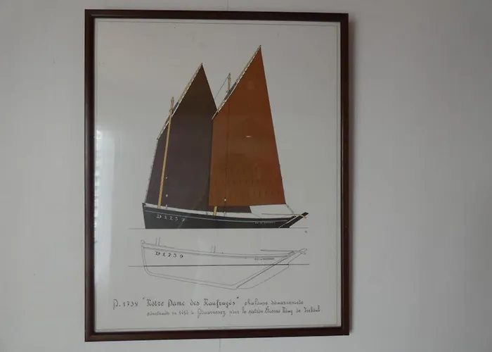 Maison Mitoyenne Avec Terrasse Et Parking, Animaux Admis, Proche - - Fr-1-540-299 *