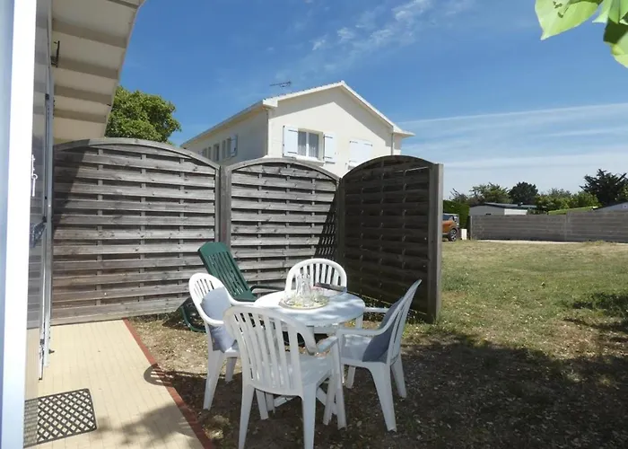 Hébergement de vacances Maison Mitoyenne Avec Terrasse Et Parking, Animaux Admis, Proche - - Fr-1-540-299 *